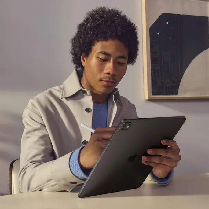 Apple iPad Pro 11" 2025 Wi-Fi + Cellular 2TB Space Schwarz ME2Y4TY/A – Bild 5